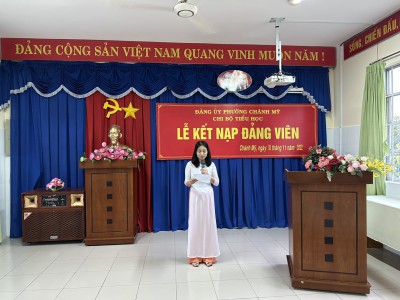 Lễ kết nạp Đảng viên mới.