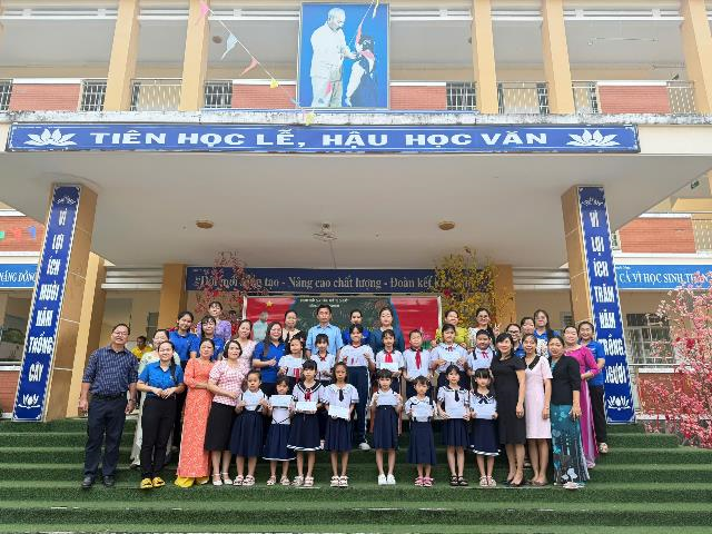 Học sinh vui Tết Ất Tỵ